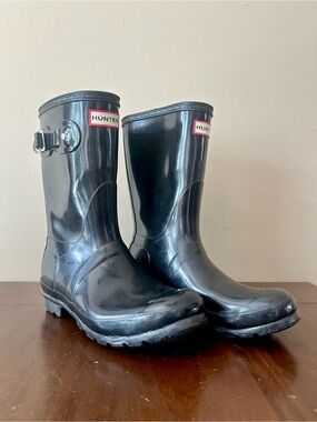 Hunter Black Gloss Mid-Calf Rain Boots with Side Buckle, Sz 8